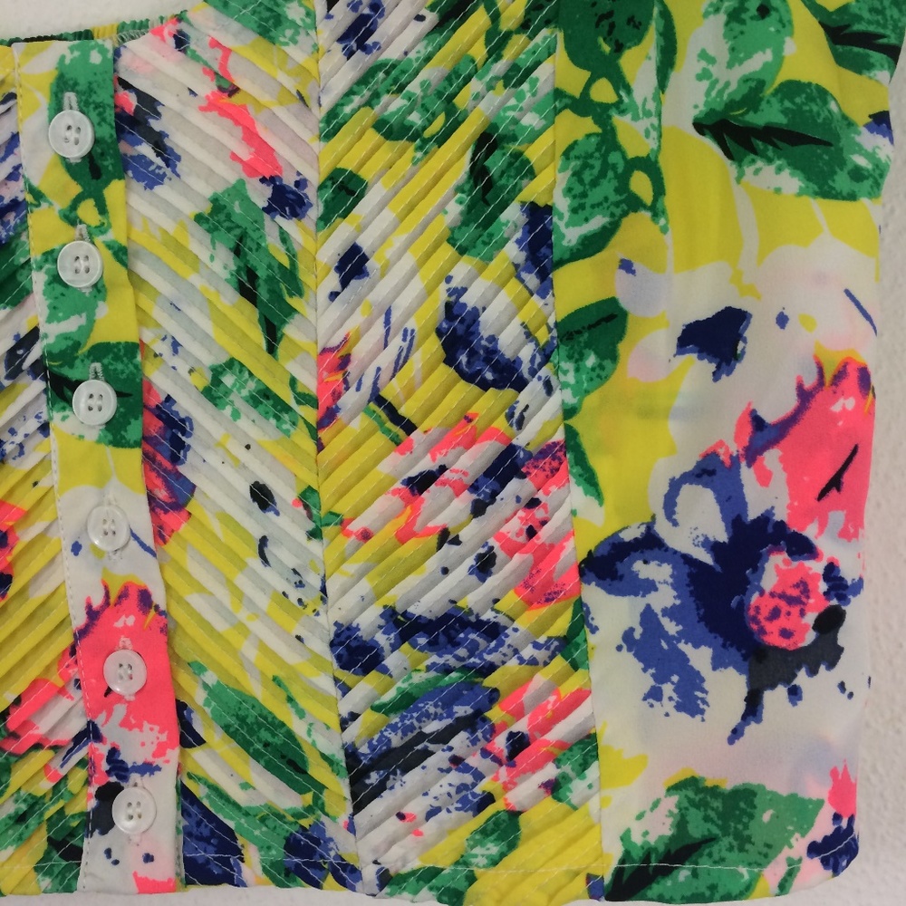 Paper Crane NWT Flirty Floral Crop Top Size Large - Picture 3 of 5